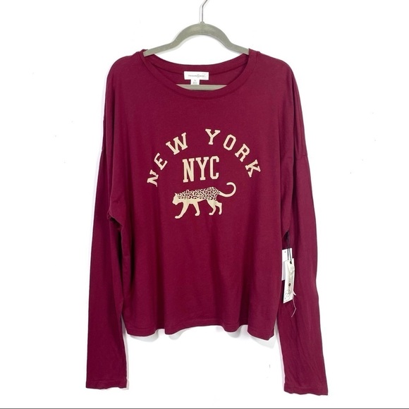 NWT Treasure & Bond Burgundy Long Sleeve T-Shirt New York Graphic Print T-Shirt - Picture 3 of 7